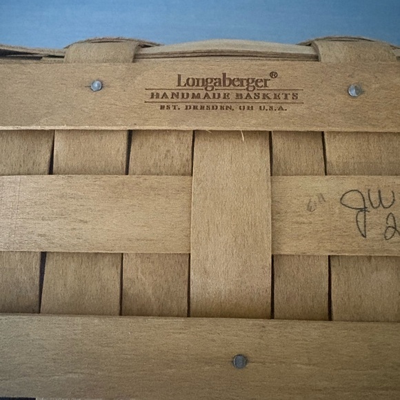 Longaberger 2004 Small Basket With Lining And Plastic Insert 7.5 X 5 X 2.5 Inch - Picture 12 of 12